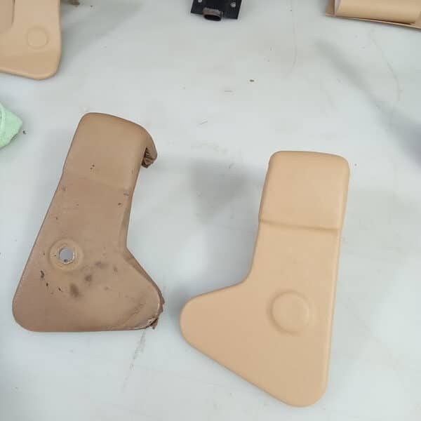030626 1982 Range Rover In Vogue Front Seats Stripped Down 21
