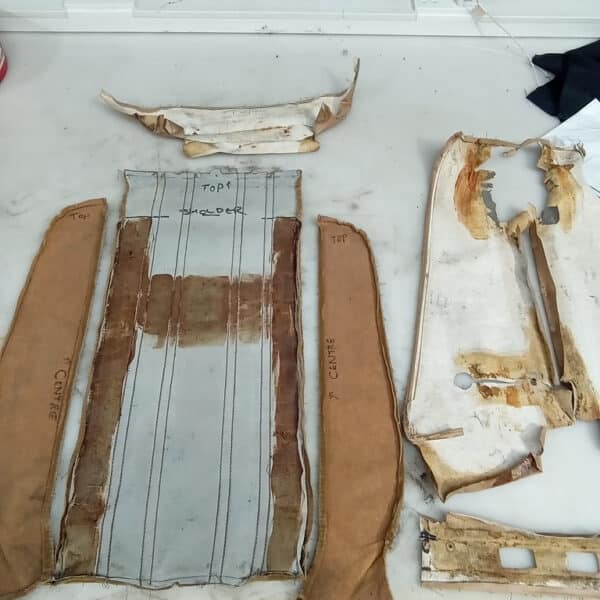 030626 1982 Range Rover In Vogue Front Seats Stripped Down 6