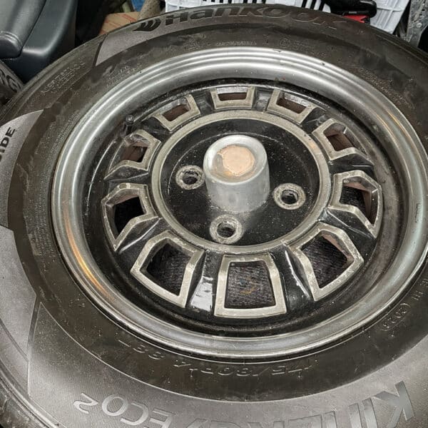 040626 1975 MG B GT V8 Wheels to Retro Wheels