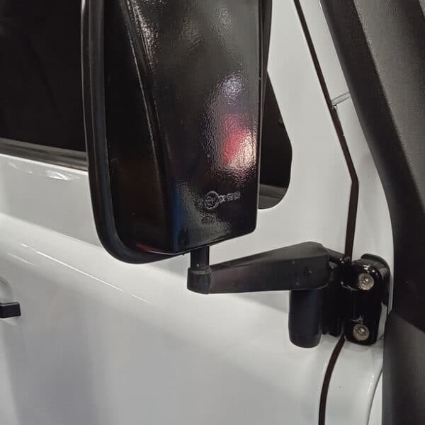 040626 2008 Land Rover Defender 110 Pickup Trans Brake Transfer Case Oil Change Door Mirror and Door Hinges 11