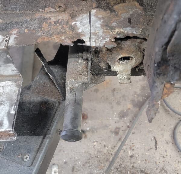 050626 1958 Rover 90 Drivers Side Wing Rust 7