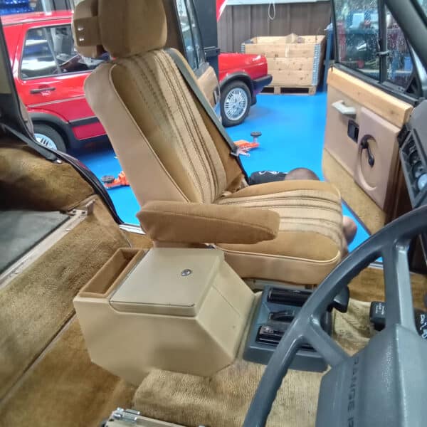 050626 1982 Range Rover Interior Complete 9