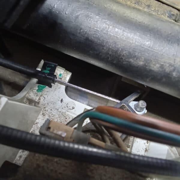 050626 2008 Land Rover Defender 110 Pickup Recirculation Flap Control Cable Refit Centre Dash Number Plates Stereo 11