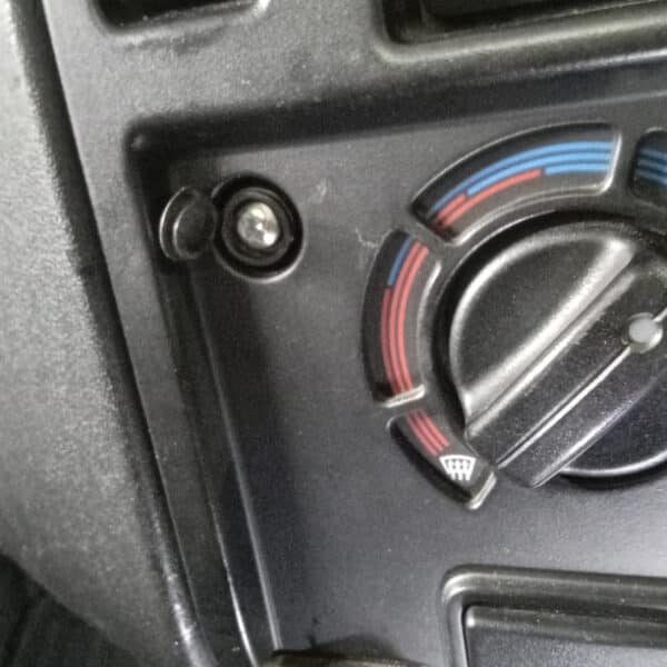 050626 2008 Land Rover Defender 110 Pickup Recirculation Flap Control Cable Refit Centre Dash Number Plates Stereo 6