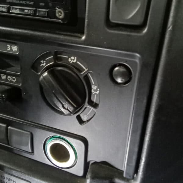 050626 2008 Land Rover Defender 110 Pickup Recirculation Flap Control Cable Refit Centre Dash Number Plates Stereo 7
