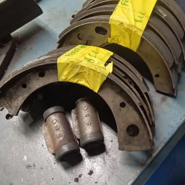 080726 1936 Fraser Nash BMW 319 Rear Brakes Stripped 2