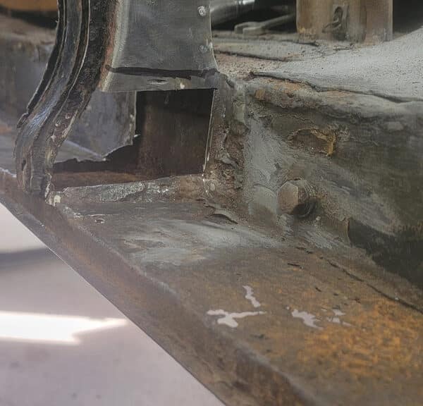090626 1958 Rover 90 Lower Pillar Rust 4