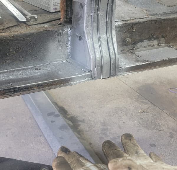 090626 1958 Rover 90 Lower Pillar Rust 6