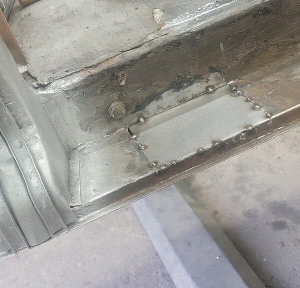 090626 1958 Rover 90 Lower Pillar Rust 7