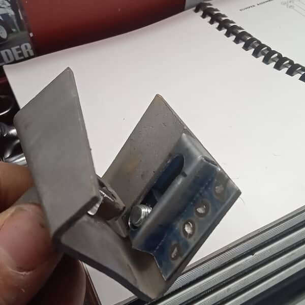 090626 1970 Aston Martin DBS Bumper Brackets 4