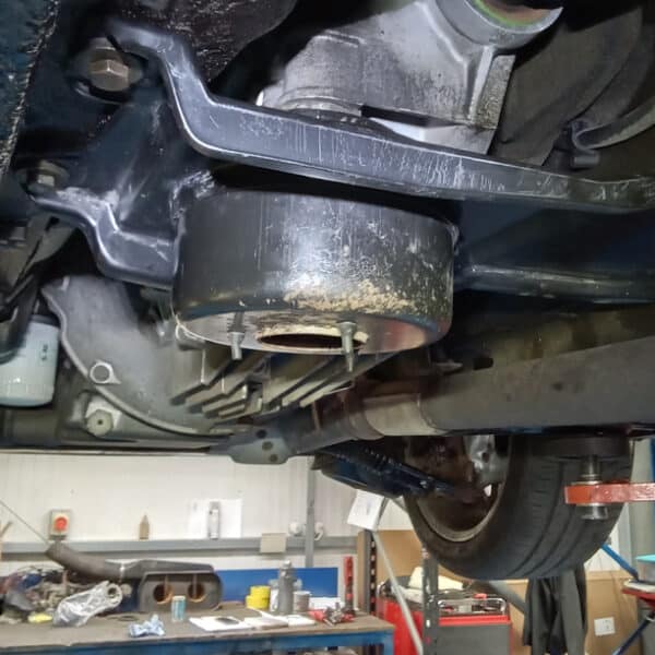 090626 1995 Aston Martin DB7 Gearbox Mount 3