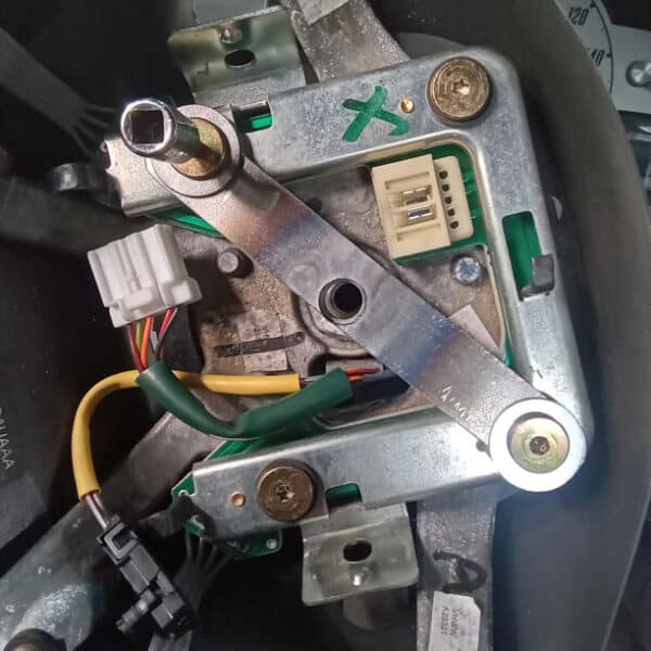 090626 2002 Ford Thunderbird Steering Wheel Pulled 3