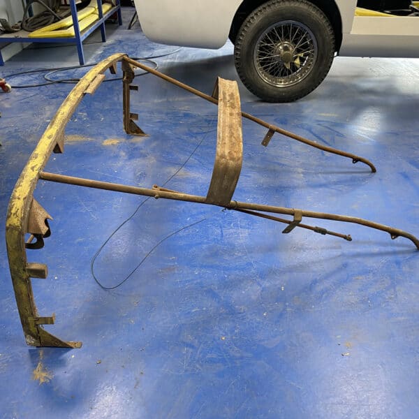100626 1954 Aston Martin DB2 Bonnet Frame Removal 9