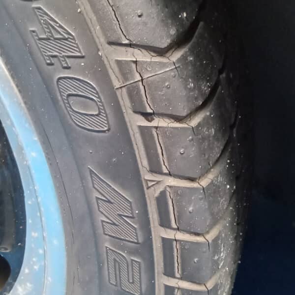 100626 1981 Porsche 911 Cracked Tyres 3
