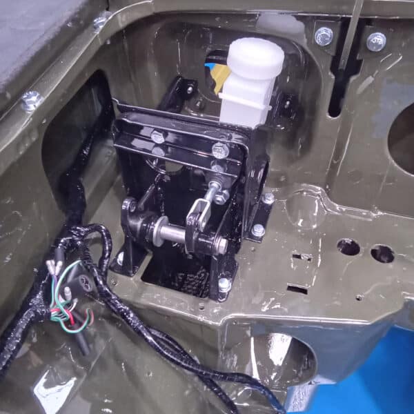 110626 1975 MGB GT V8 Progress 12