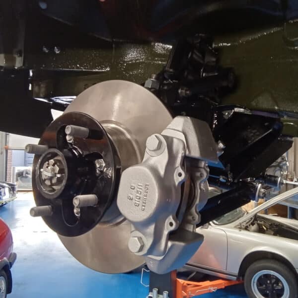 110626 1975 MGB GT V8 Progress 3