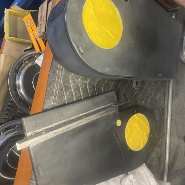 120626 1975 MGB GT V8 Housings Painted