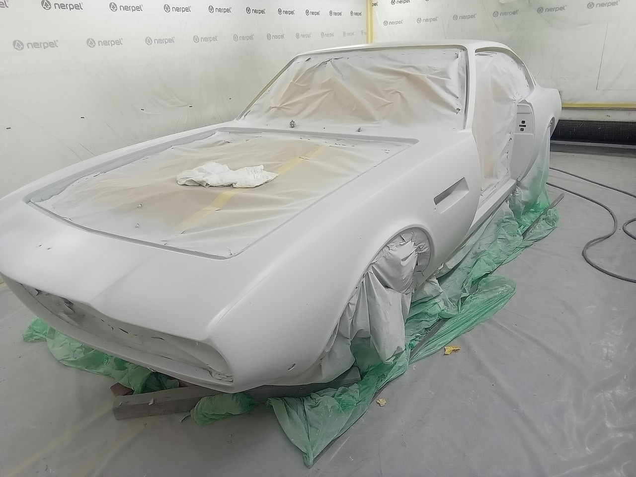 130626 1970 Aston Martin DBS Panel Levelling 14