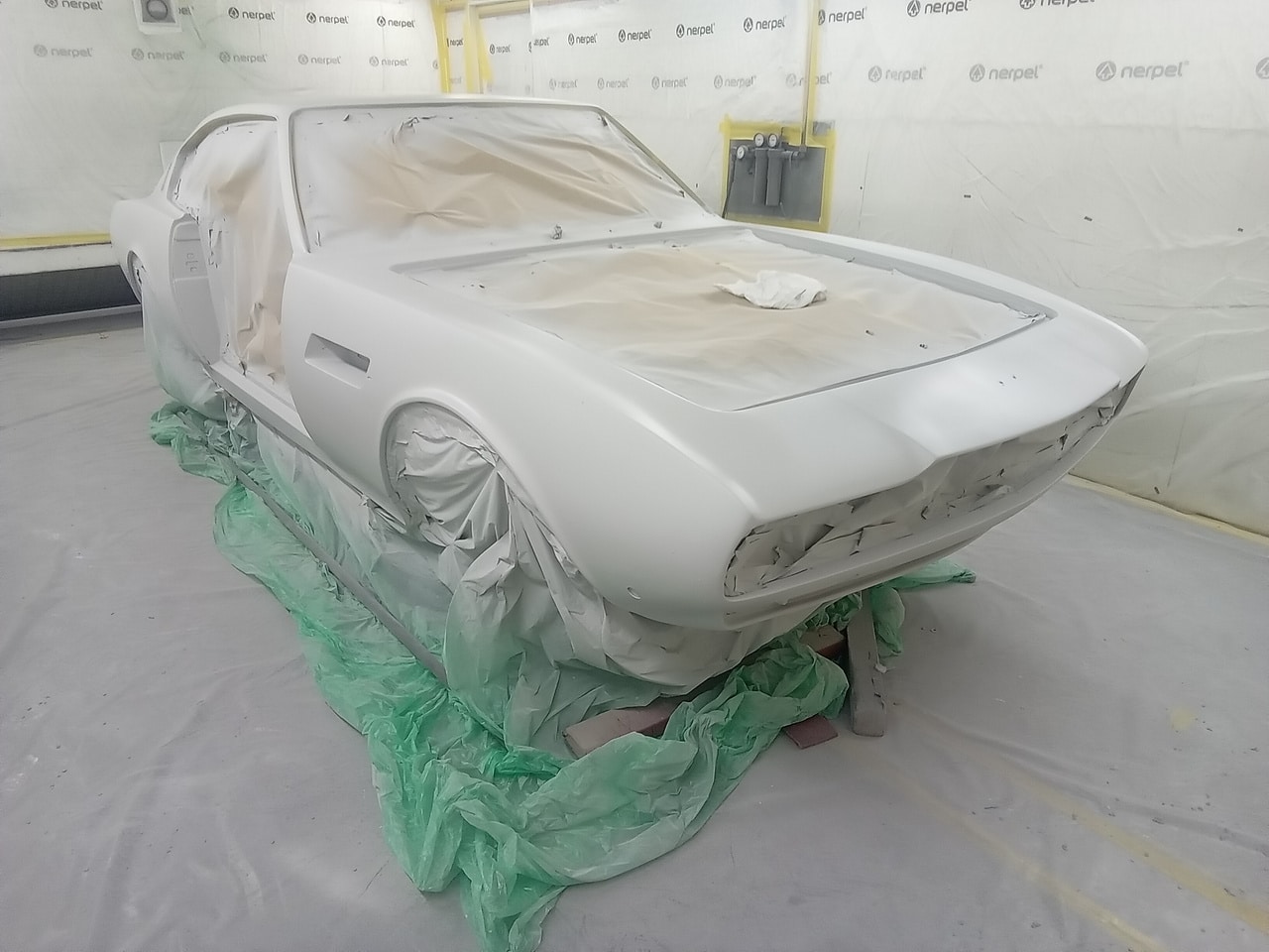 130626 1970 Aston Martin DBS Panel Levelling 15