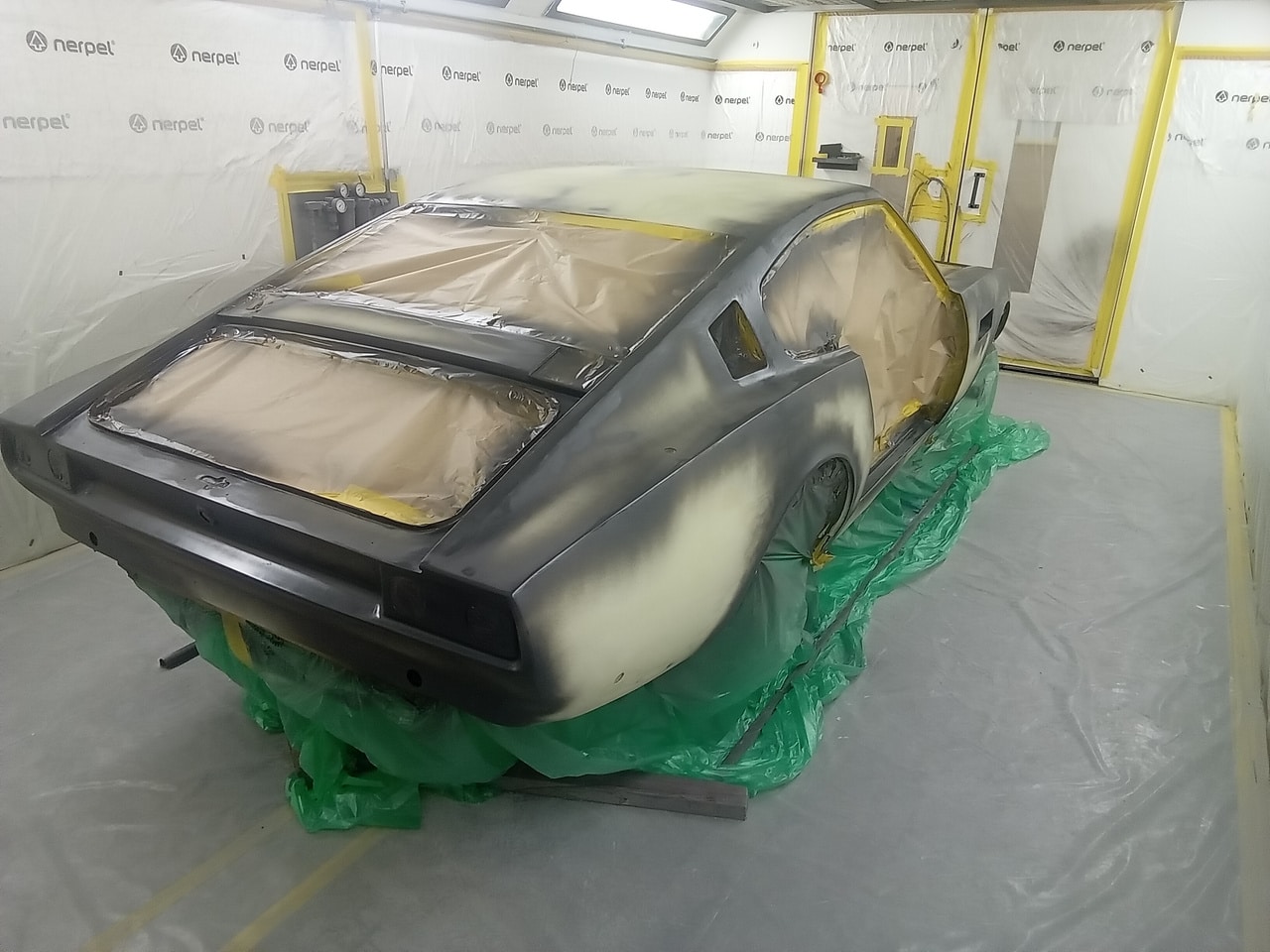 130626 1970 Aston Martin DBS Panel Levelling 17