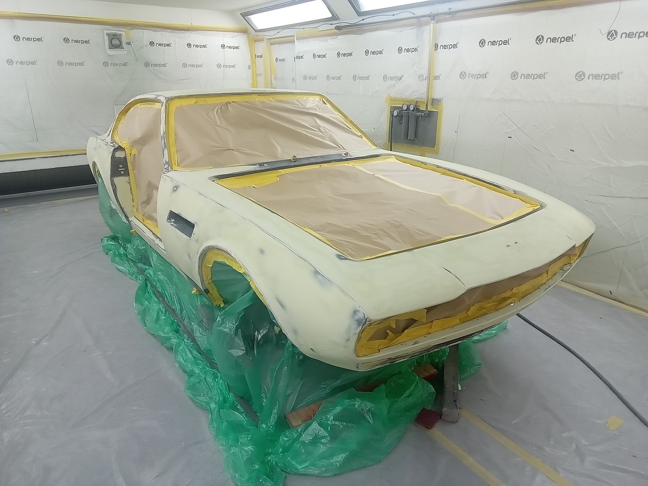 130626 1970 Aston Martin DBS Panel Levelling 19