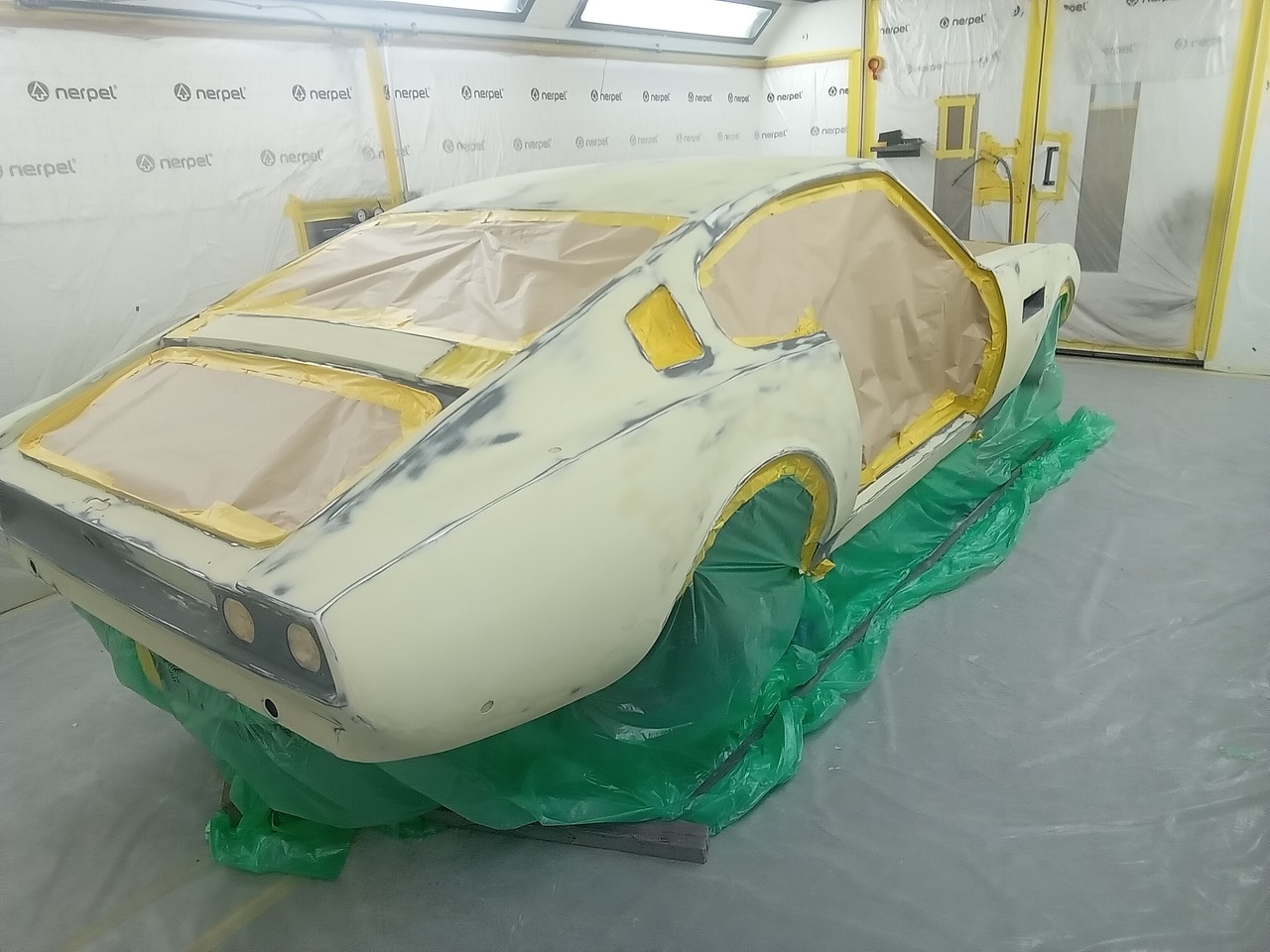 130626 1970 Aston Martin DBS Panel Levelling 20