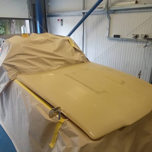 130626 1972 Rover P6 Wheels and Bonnet Painted 3