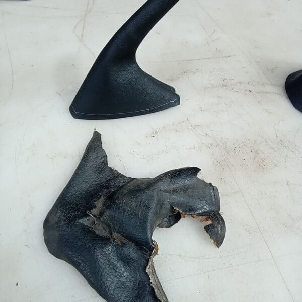 160626 1980 TVR 3000S Centre Console Retrim 14