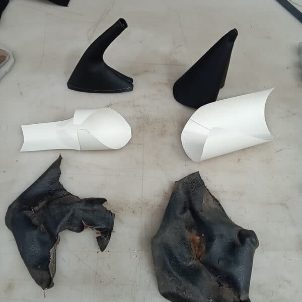 160626 1980 TVR 3000S Centre Console Retrim 15