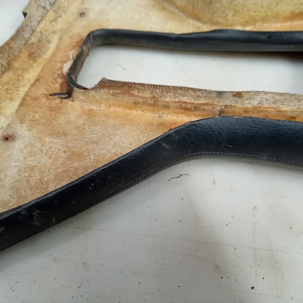 160626 1980 TVR 3000S Centre Console Retrim 22