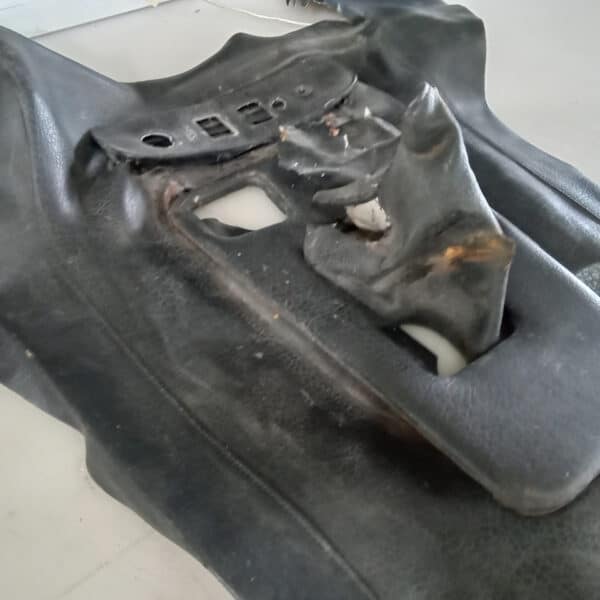 160626 1980 TVR 3000S Centre Console Retrim 36