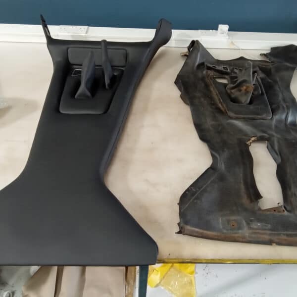 160626 1980 TVR 3000S Centre Console Retrim 38