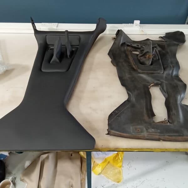 160626 1980 TVR 3000S Centre Console Retrim 39