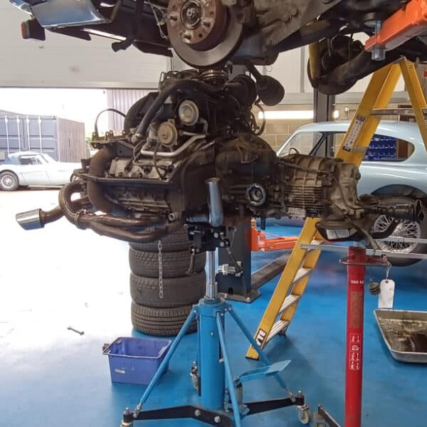 160626 1981 Porsche 911 Engine and Gearbox Removal 4