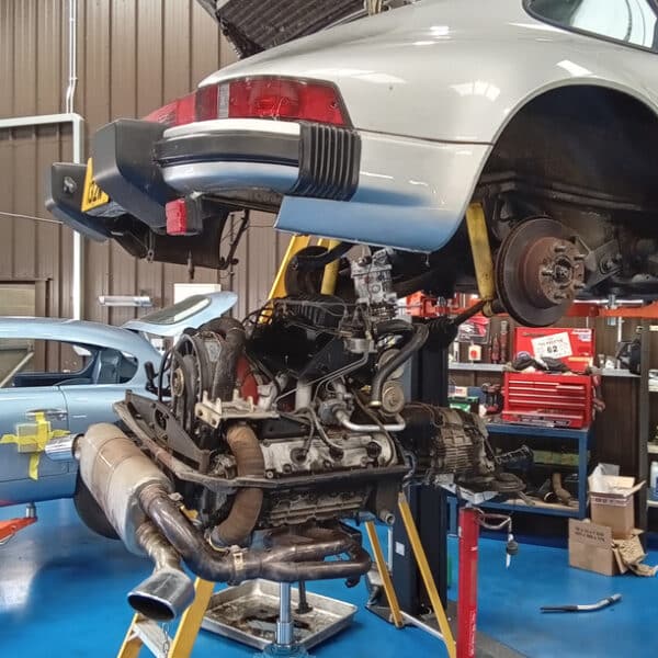 160626 1981 Porsche 911 Engine and Gearbox Removal 5