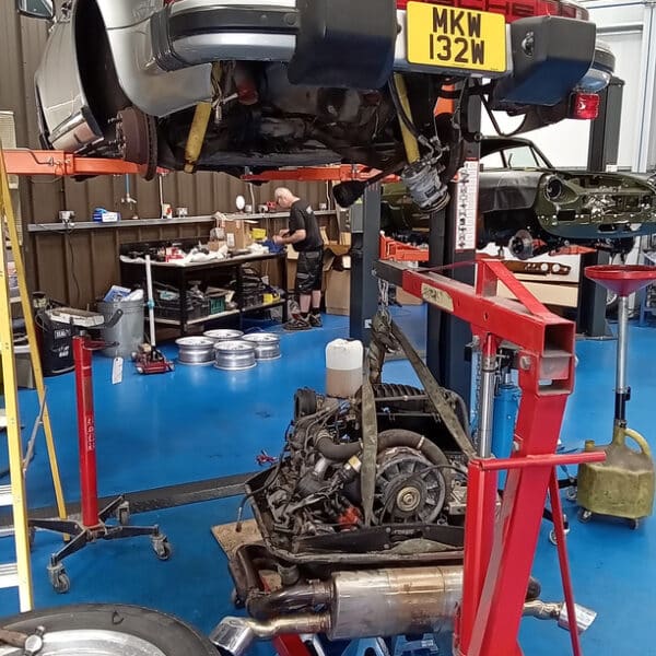 160626 1981 Porsche 911 Engine and Gearbox Removal