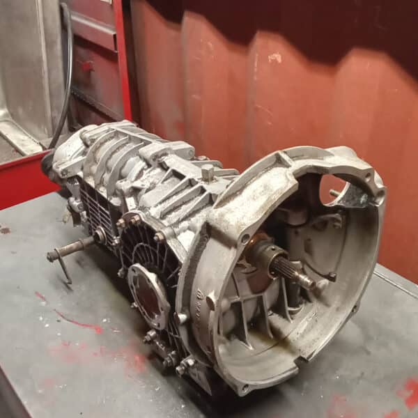 160626 1981 Porsche 911 Gearbox Removed and Cleaned