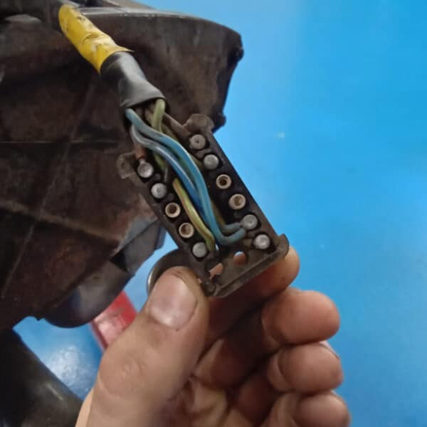 170626 1981 Porsche 911 Broken Loom Plug 3
