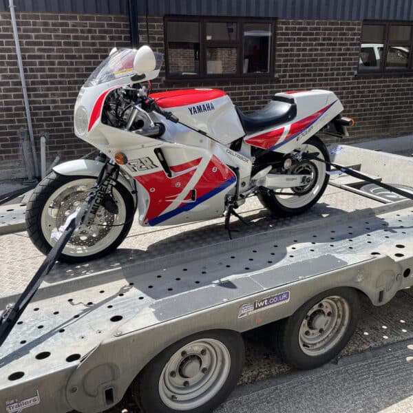 170626 1990 Yamaha FZR1000 Transport to Chris Self