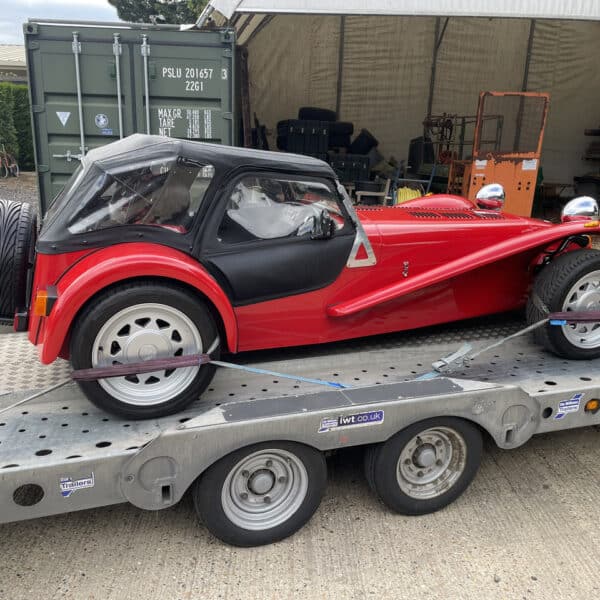 170626 1998 Caterham Seven Loaded for Transport