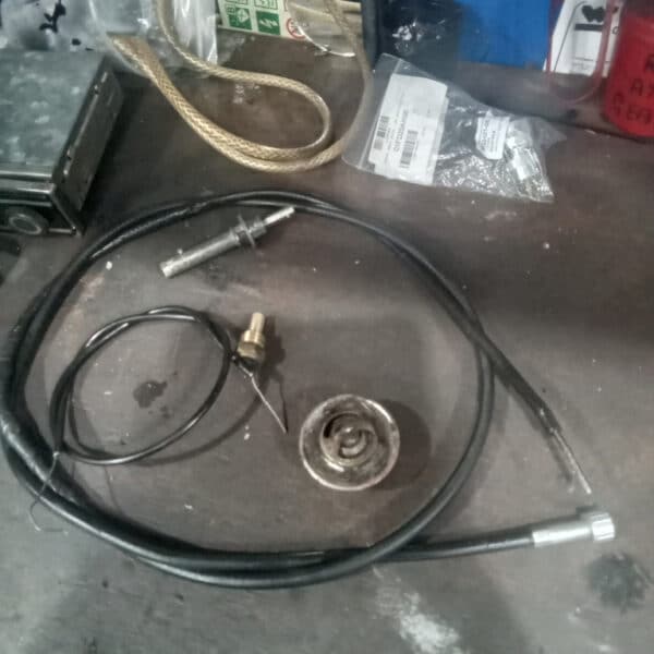 180626 1973 Triumph TR6 Radio Thermostat Speedo Cable and Heater Control 8