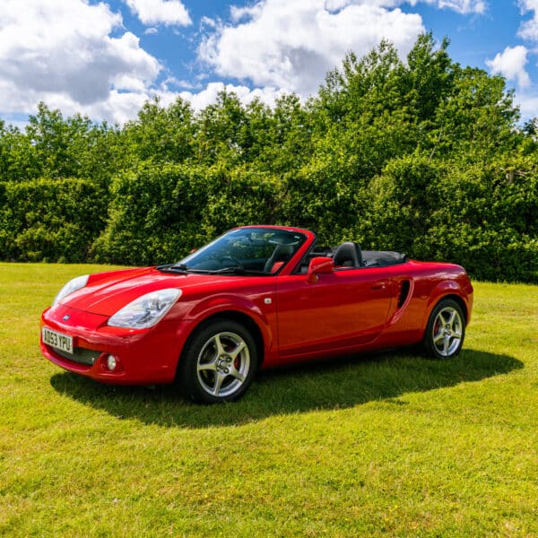 2004 Toyota MR2