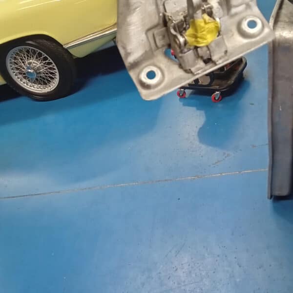 230626 1987 Mercedes 500SL Bumper Alignment and Boot Catch 8