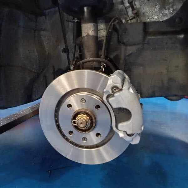 240626 2000 Peugeot 306 Front Discs and Pads with painted calipers