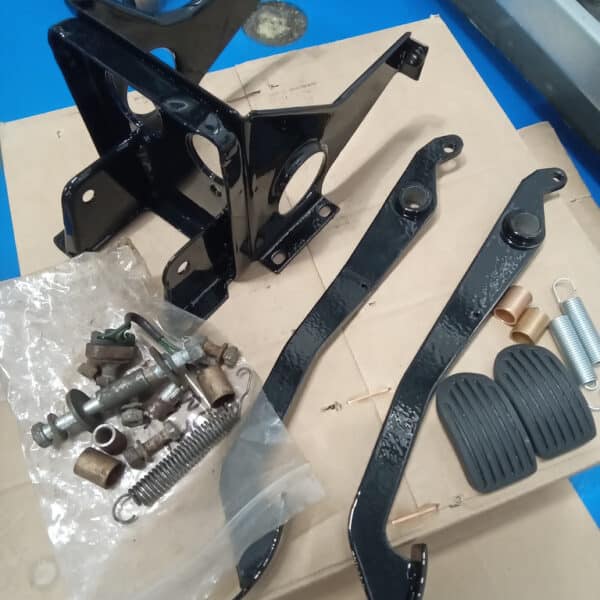 290526 1975 MG B GT V8 Rebuild Begins 10
