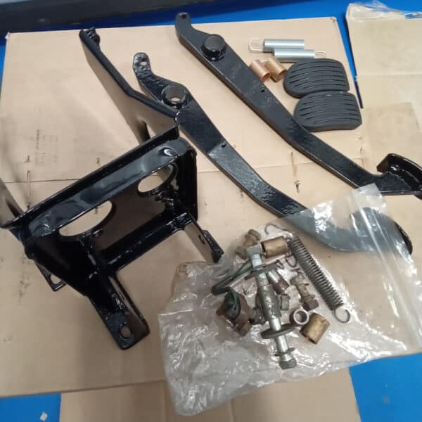 290526 1975 MG B GT V8 Rebuild Begins 11