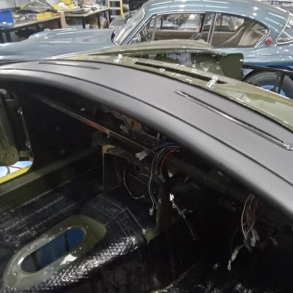 290526 1975 MG B GT V8 Rebuild Begins 8