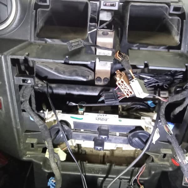 300526 2008 Land Rover Defender Pickup Wiring Repairs 4