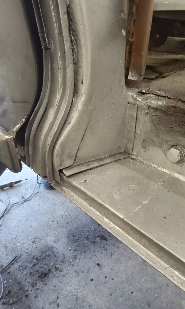 020726 1958 Rover 90 B Pillar