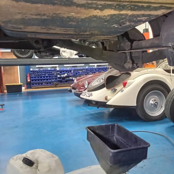 030726 1952 Bentley MkVI Drophead Prep for Start 31